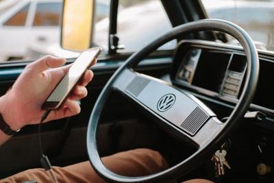 Drivers Who Text Are More Alert Behind the Wheel