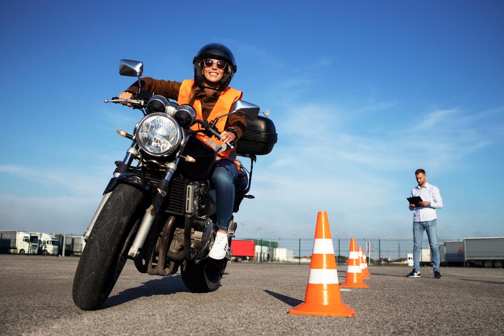 woman takes motorcycle driving course